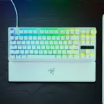 ⁦لوحة مفاتيح الألعاب السلكية Razer Huntsman V3 Pro Tenkeyless 8KHz للرياضات الإلكترونية - بمفاتيح بصرية تناظرية من الجيل الثاني - الإصدار الأبيض⁩ - الصورة ⁦2⁩