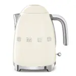 ⁦غلاية كهربائية من سميج (Smeg) بتصمّيم طراز الخمسينيات سعة 1.7 لتر وبقوة 3000 واط لغلي سريع - كريمي<br/>⁩ - الصورة ⁦3⁩