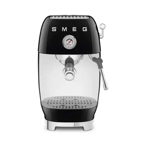 ماكينة قهوة الإسبريسو من Smeg بتصميم مستوحى من الخمسينيات ومزودة بمضخة - أسود