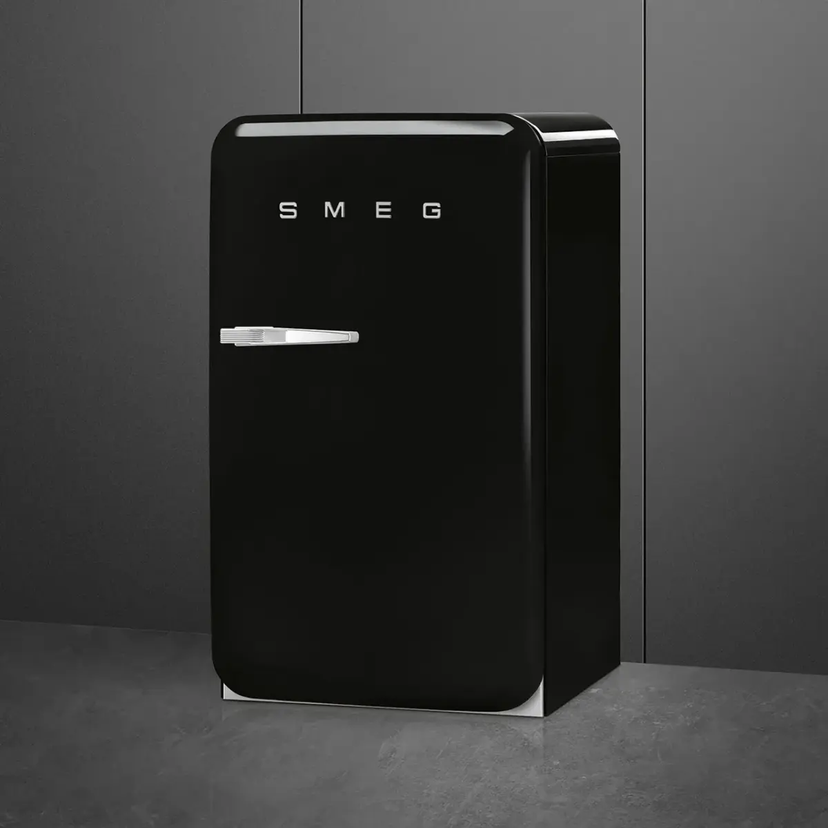 Smeg 50's Style Free Standing Refrigerator - Black - Image 2