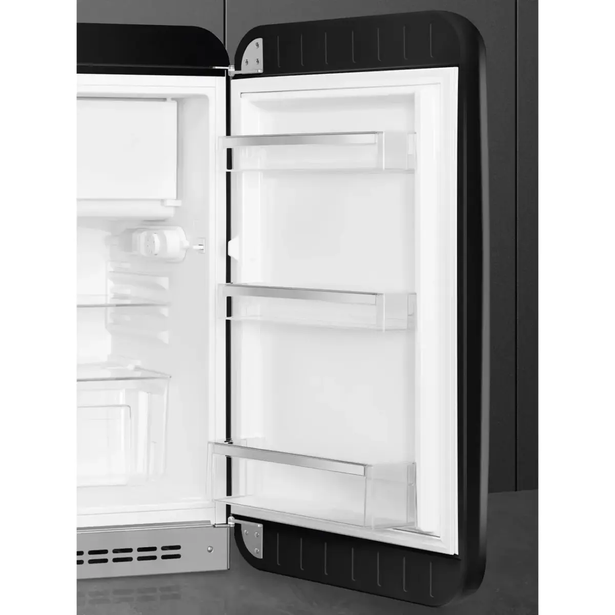 Smeg 50's Style Free Standing Refrigerator - Black - Image 4