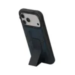 ⁦حافظة SkinArma Phantom تدعم MagSafe مع مسند ومقبض تثبيت لهاتف iPhone 18 Pro Max - أزرق⁩ - الصورة ⁦3⁩